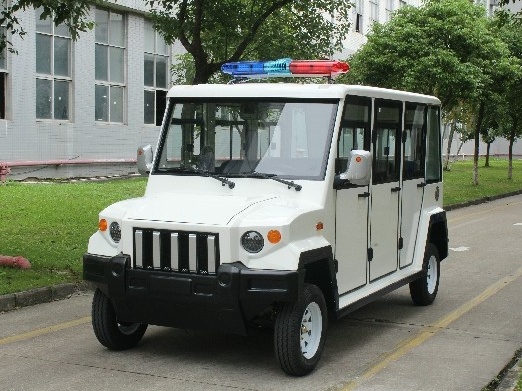八座封閉巡邏車